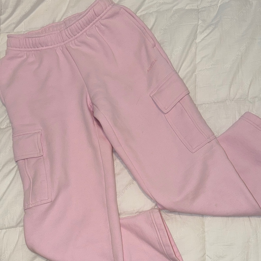 Aritzia 2XS mega cargo pants cupid pink